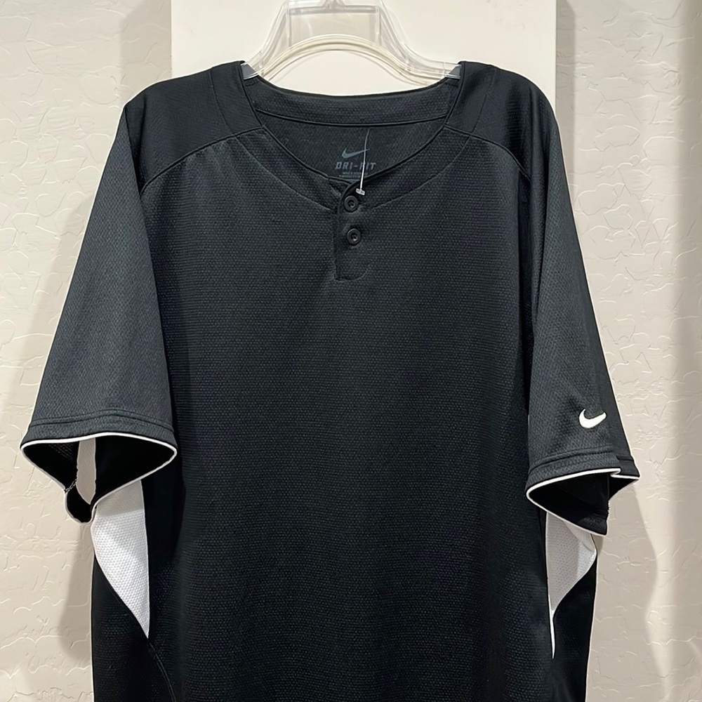 Nike Dri-Fit 2-button short sleeve Henley